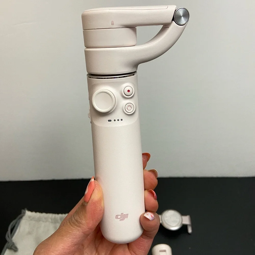 DJI OM 5 - Original Box Included + Built-In Selfie Stick - Picture 4 of 8
